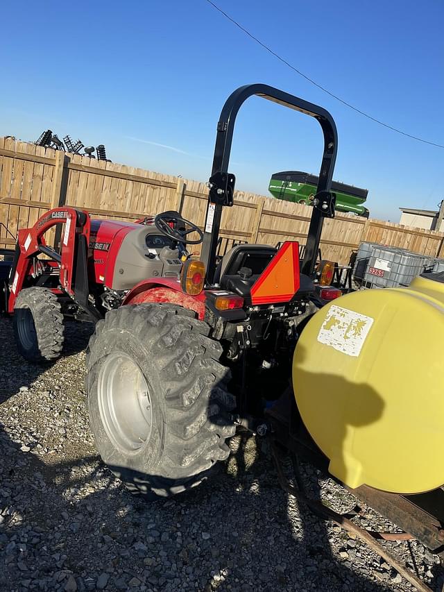 Image of Case IH Farmall 40A equipment image 4