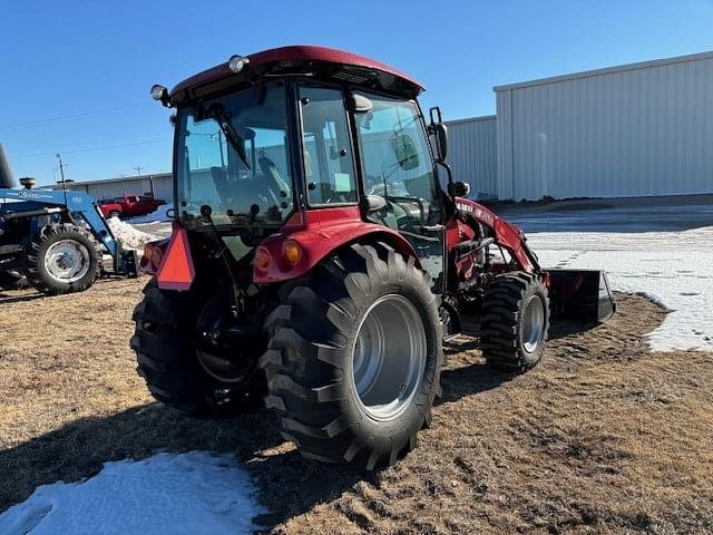 Image of Case IH Farmall 45C equipment image 2