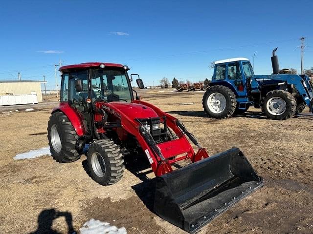 Image of Case IH Farmall 45C equipment image 3