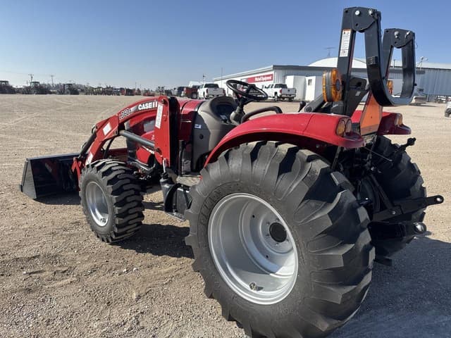 Image of Case IH Farmall 45C equipment image 4
