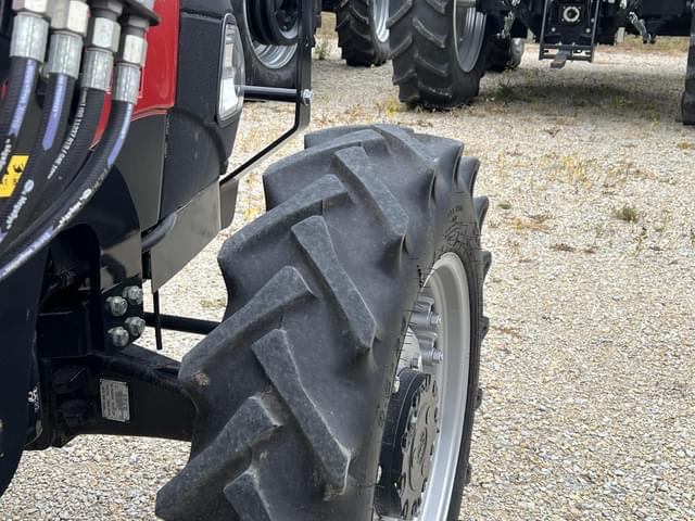 Image of Case IH Farmall 70A equipment image 2