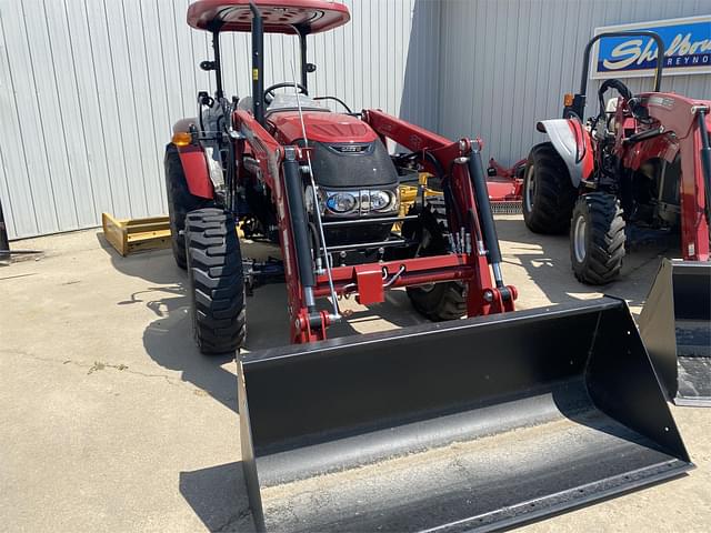 Image of Case IH Farmall 75A equipment image 3