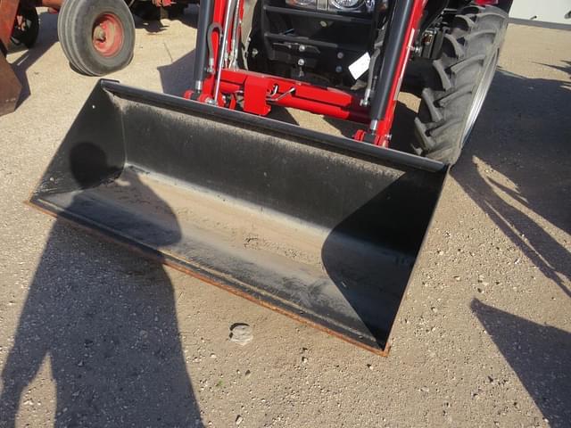 Image of Case IH Farmall 75A equipment image 1