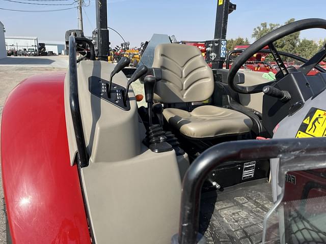 Image of Case IH Farmall 75A equipment image 3