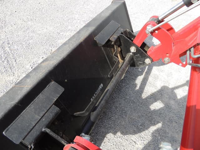 Image of Case IH Farmall 75A equipment image 4