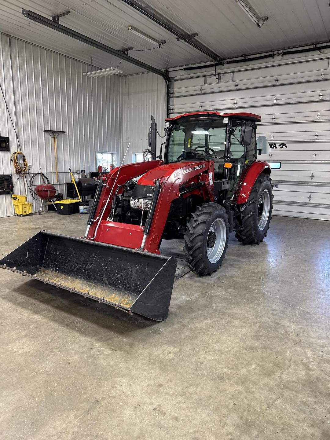 Image of Case IH Farmall 75C Primary image