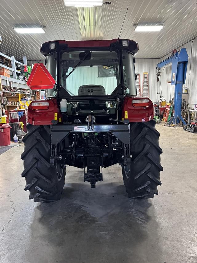Image of Case IH Farmall 75C equipment image 3
