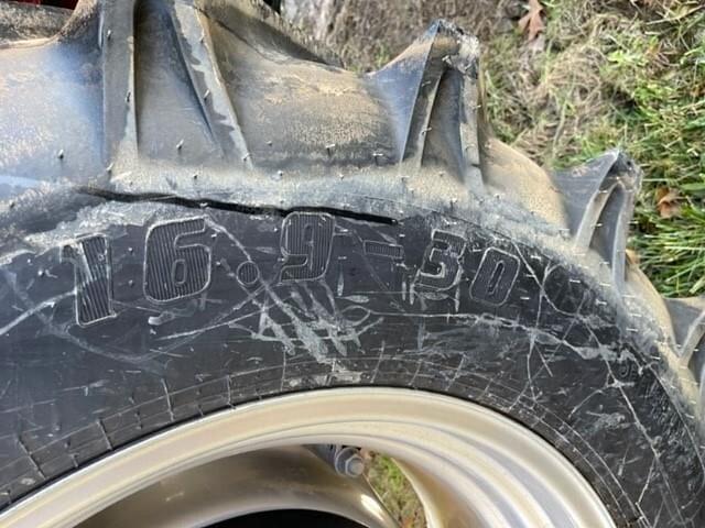 Image of Case IH Farmall 75C equipment image 4
