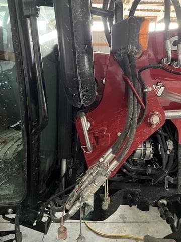 Image of Case IH Farmall 75C equipment image 3