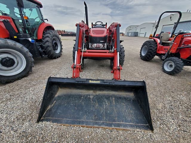Image of Case IH Farmall 75C equipment image 2
