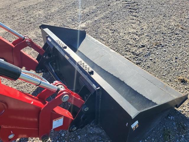 Image of Case IH Farmall 75C equipment image 2