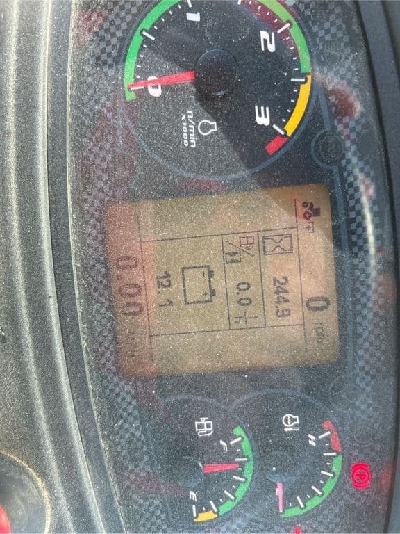 Image of Case IH Farmall 75C equipment image 4