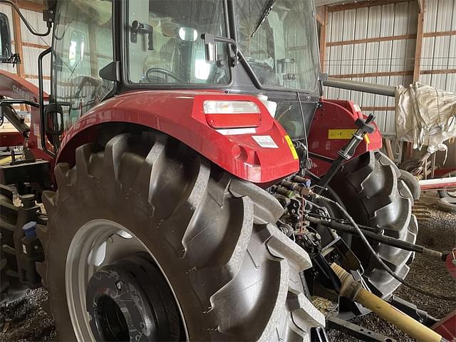 Image of Case IH Farmall 90C equipment image 1