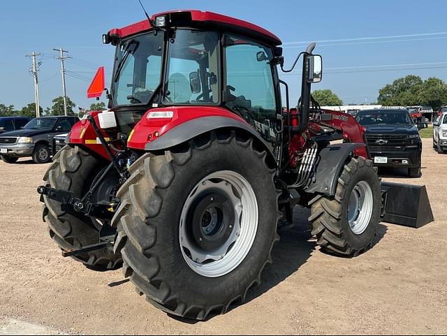 Image of Case IH Farmall 90C equipment image 4