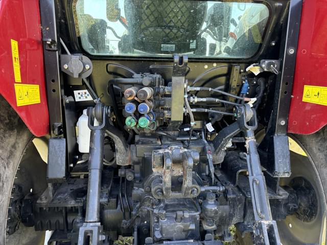 Image of Case IH Farmall 95A equipment image 4