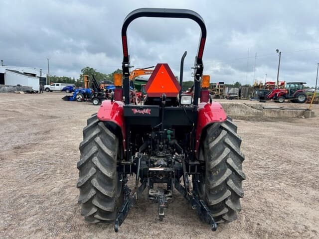 Image of Case IH Farmall 60A equipment image 4