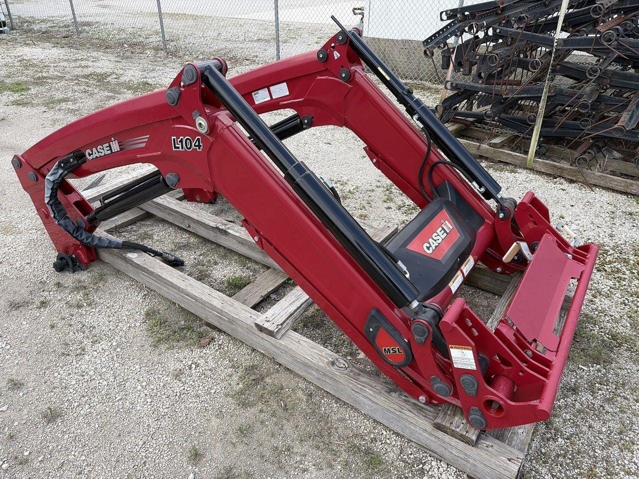 2022 Case IH L104 Equipment Image0