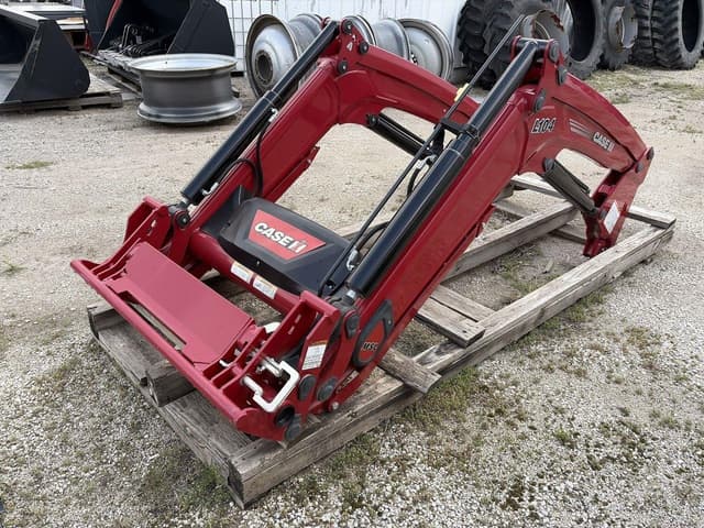 Image of Case IH L104 equipment image 4