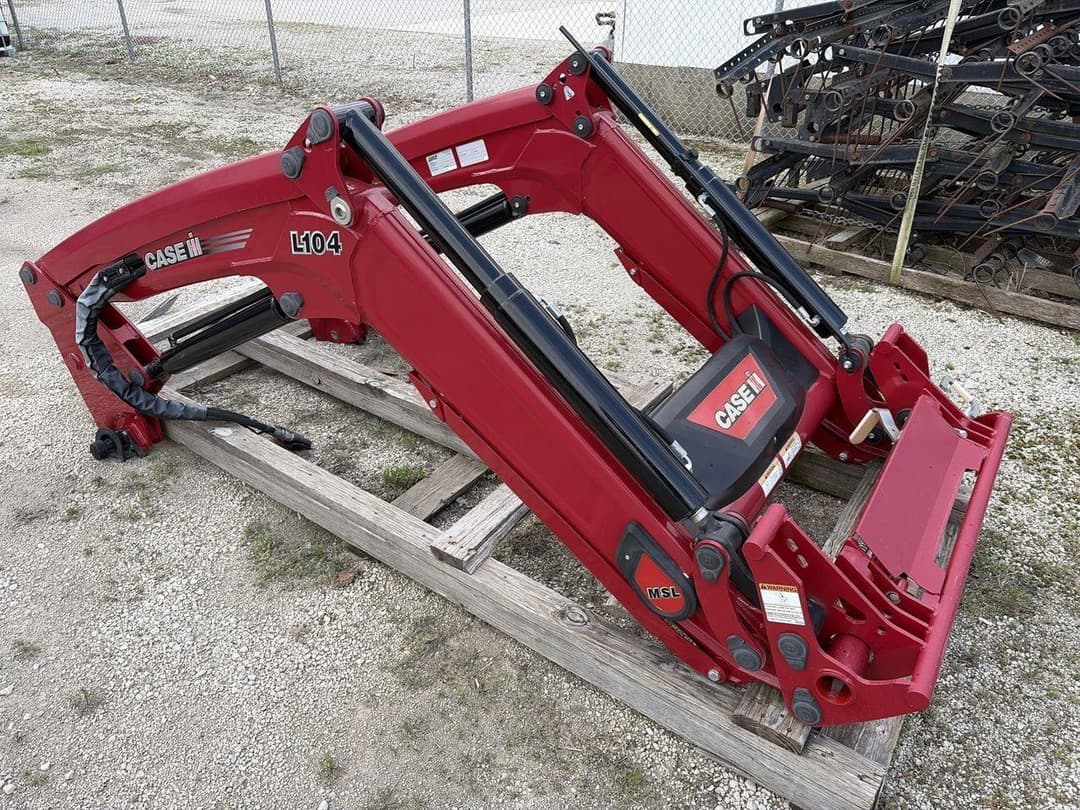Image of Case IH L104 Primary image