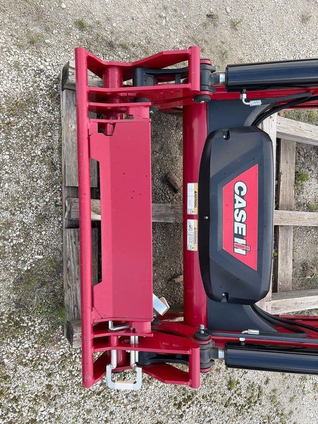 Image of Case IH L104 equipment image 3