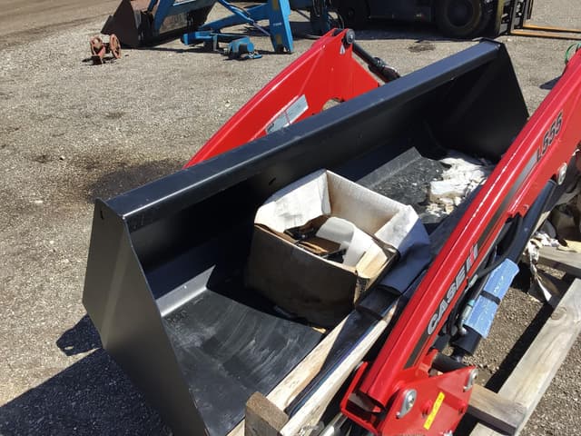 Image of Case IH L555 equipment image 4