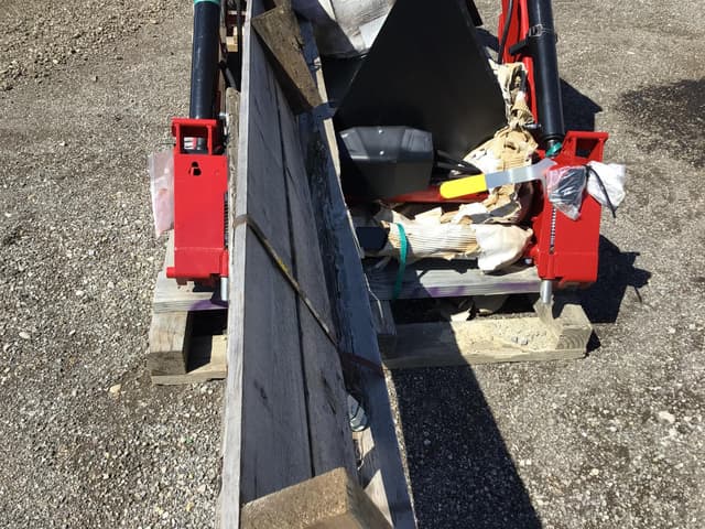 Image of Case IH L555 equipment image 3