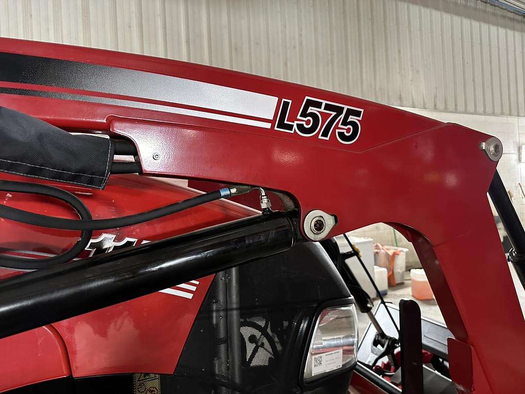 Image of Case IH L575 Image 0