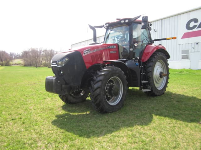 Image of Case IH Magnum 220 equipment image 2
