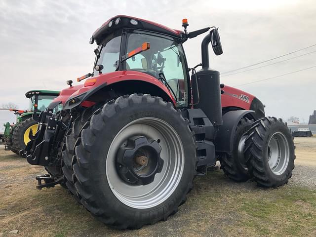 Image of Case IH Magnum 380 equipment image 4