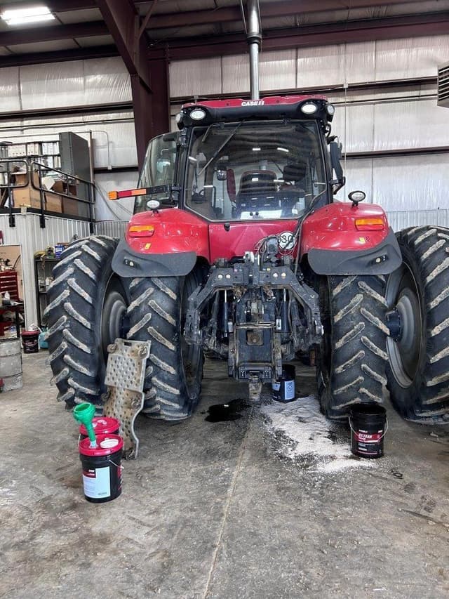 Image of Case IH Magnum 180 equipment image 3