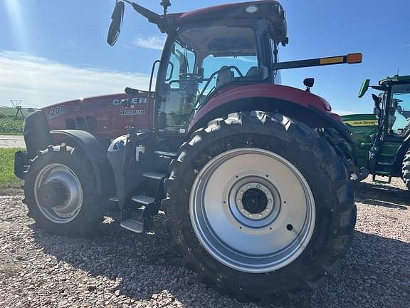 Image of Case IH Magnum 200 equipment image 3