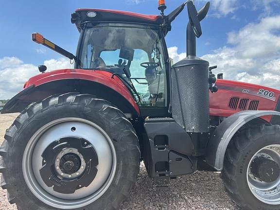 Image of Case IH Magnum 200 equipment image 3