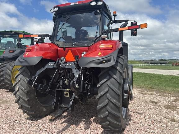 Image of Case IH Magnum 200 equipment image 4