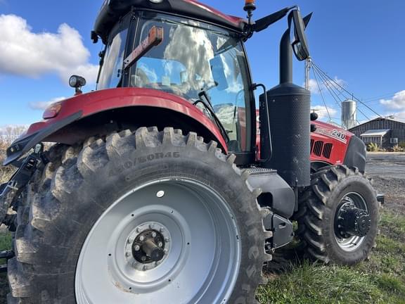 Image of Case IH Magnum 240 equipment image 2