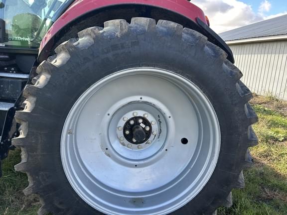 Image of Case IH Magnum 240 equipment image 4