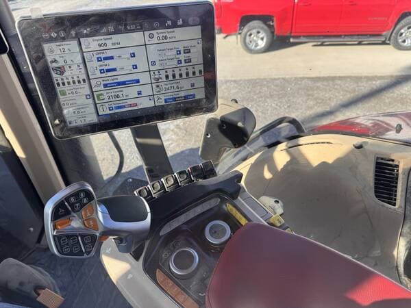 Image of Case IH Magnum 250 equipment image 3