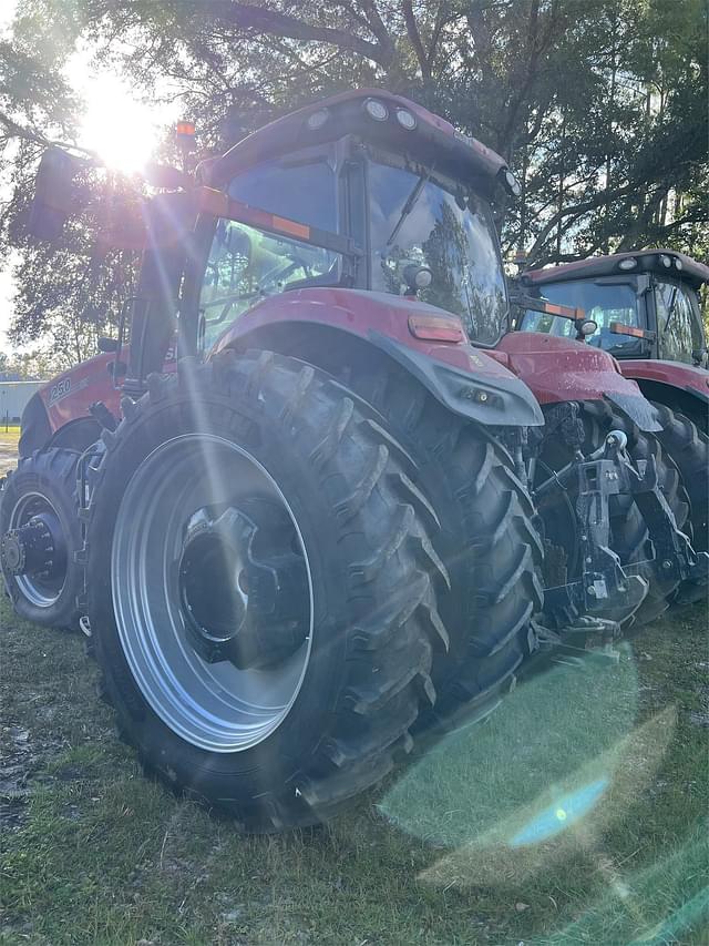 Image of Case IH Magnum 250 equipment image 1