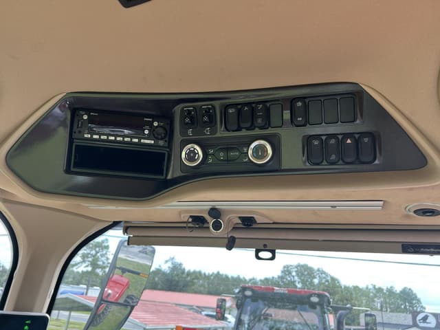 Image of Case IH Magnum 250 equipment image 4