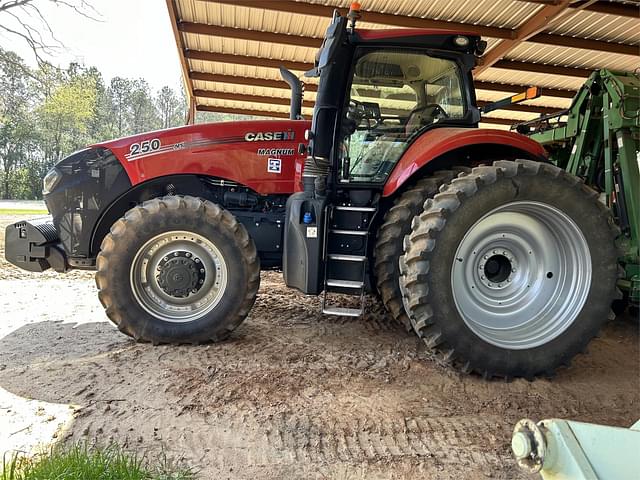 Image of Case IH Magnum 250 equipment image 4