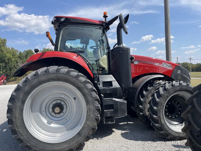 Image of Case IH Magnum 250 equipment image 1
