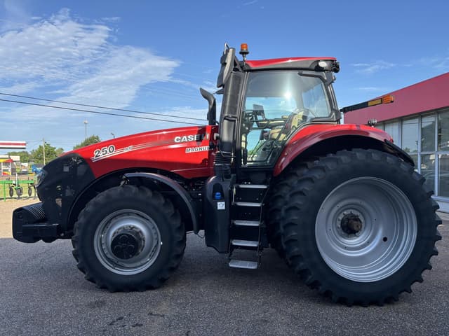Image of Case IH Magnum 250 equipment image 1