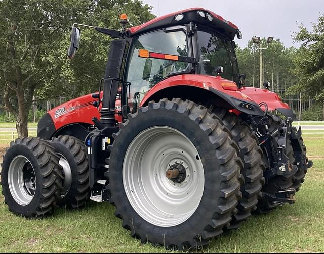 Image of Case IH Magnum 250 equipment image 3