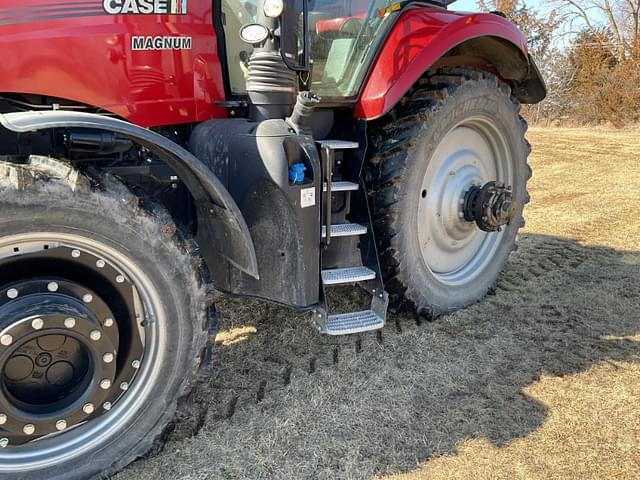 Image of Case IH Magnum 250 equipment image 4