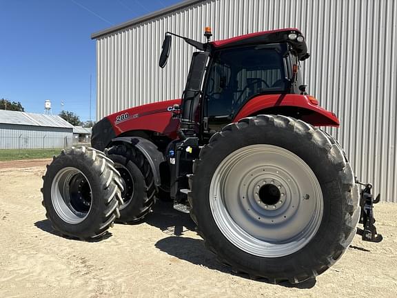 Image of Case IH Magnum 280 equipment image 4