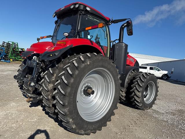 Image of Case IH Magnum 280 equipment image 2