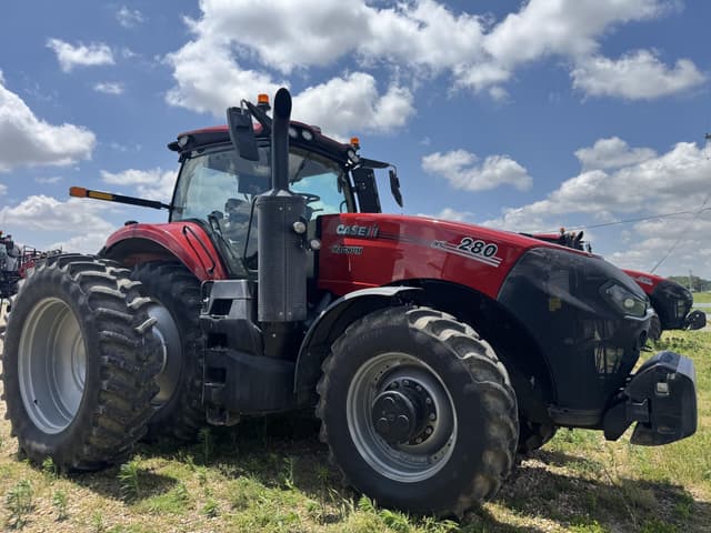 Image of Case IH Magnum 280 equipment image 2