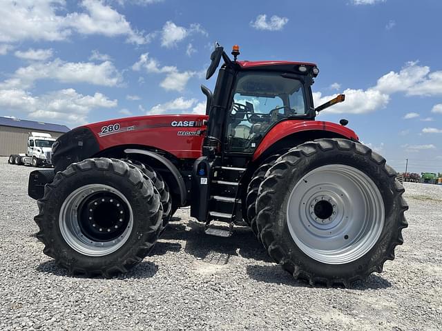 Image of Case IH Magnum 280 equipment image 2