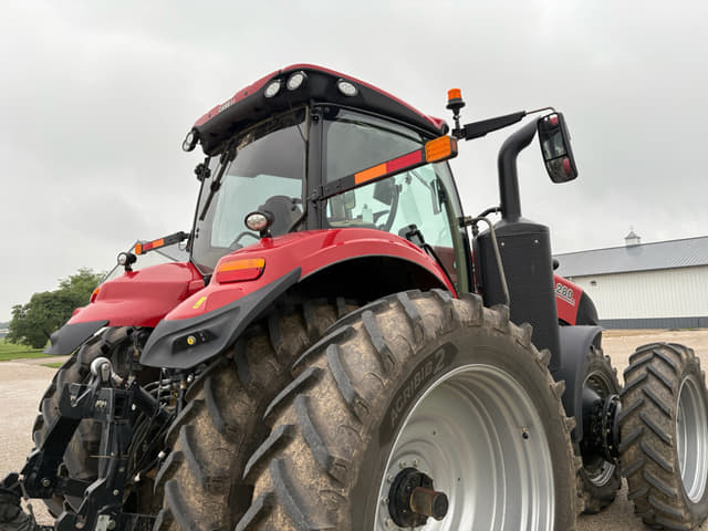 Image of Case IH Magnum 280 equipment image 2
