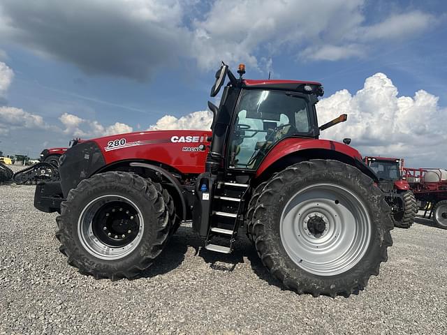 Image of Case IH Magnum 280 equipment image 2