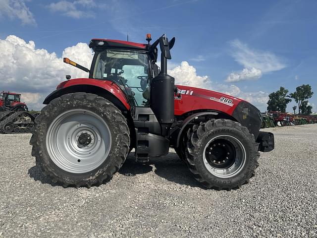 Image of Case IH Magnum 280 equipment image 3